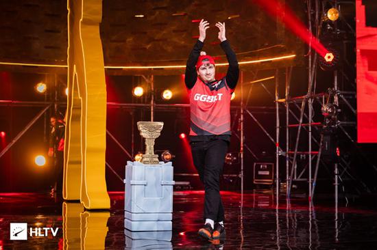 东莞迎来英雄联盟城市英雄争霸赛全国总决赛